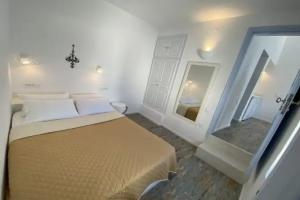 Heliades Apartments, Imerovigli