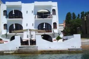 Villa Belmar Self-Catered Apartments, Eretria