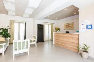 Amalia Apartments, Balion