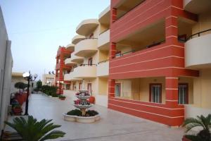 Elpis Studio Apartments, Balion