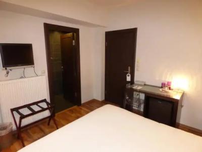Athens Habitat - 1