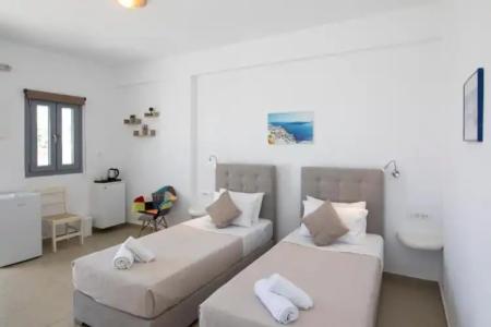 Thira's Dolphin - 102