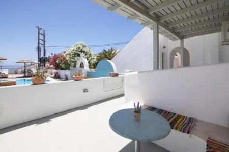 Thira's Dolphin - 104