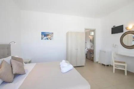 Thira's Dolphin - 123