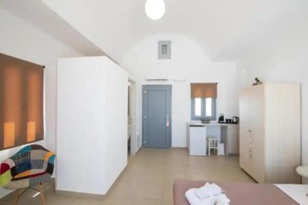 Thira's Dolphin - 128