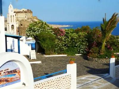 Thira's Dolphin - 14