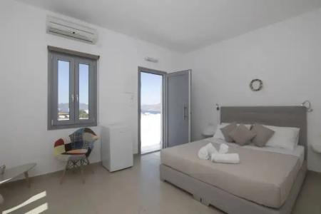 Thira's Dolphin - 28