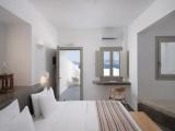 Suite with mountain view