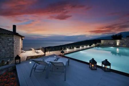 Karavia Lux Inn - 11