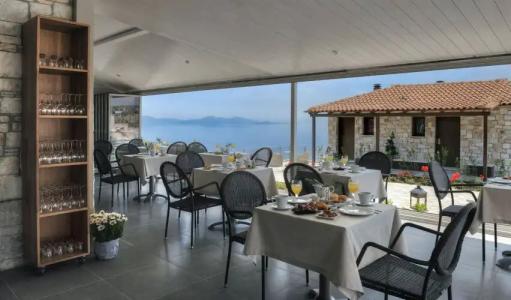 Karavia Lux Inn - 17