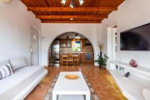 Orizontes Studios, Adamas
