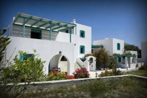 Glarakia Studios, Adamas