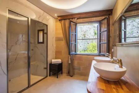 S.Nikolis' Historic Boutique - 123