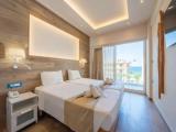 Standard room with pool view