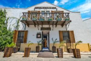 Cava d'Oro, Rhodes Town