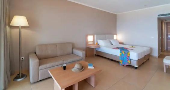 KRESTEN ROYAL Euphoria Resort - 52