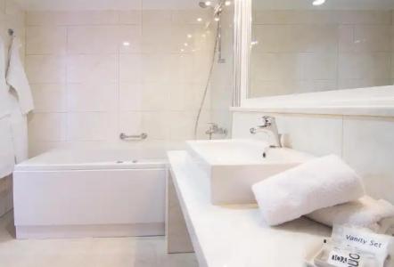 KRESTEN ROYAL Euphoria Resort - 8