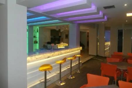 Dias Studios & Suites - 28