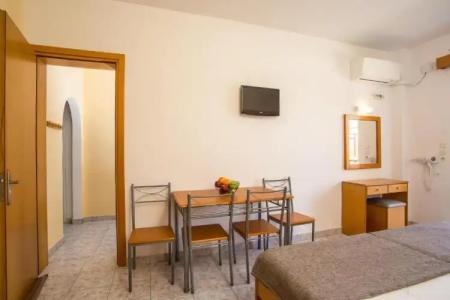 Dias Studios & Suites - 38