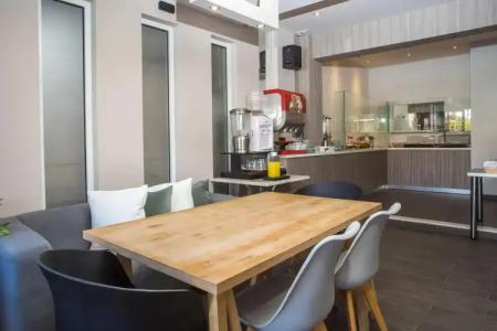 Dias Studios & Suites - 27