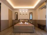 Junior Suite with pool view