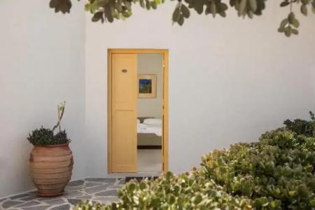 Proteas & Suites - 355