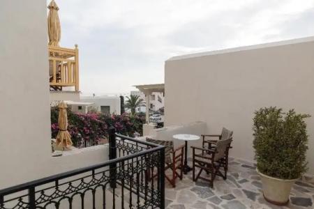 Proteas & Suites - 300