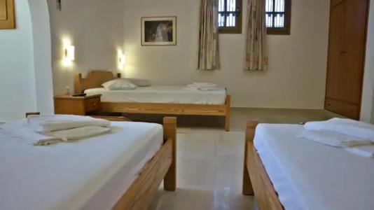 Proteas & Suites - 380