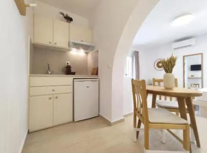 Proteas & Suites - 220