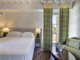 Superior room with balcony and with bay view