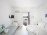Standard Triple room with garden view