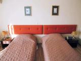 Standard Triple room with garden view