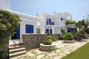 Carlo Bungalows, Tinos Town