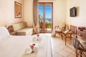 Hotel Paralio, Possidi