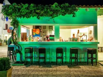 Xenios Dolphin Beach - 25