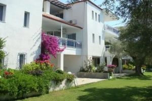 Xenios Faros Apartments, Possidi