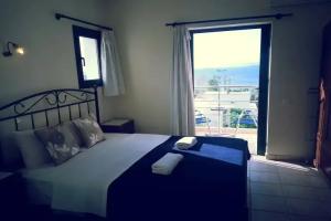 Ela Mesa, Aegina Town