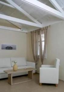 Oikies Small Elegant Houses - 34