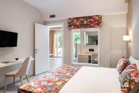 Alexandra Beach Spa Resort - 56