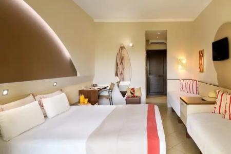 Alexandra Beach Spa Resort - 37