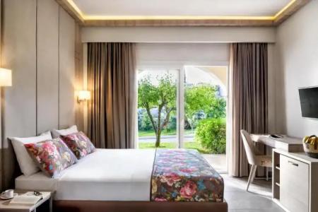 Alexandra Beach Spa Resort - 44