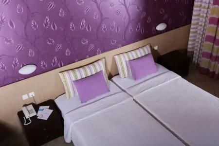 Alexandra Beach Spa Resort - 4