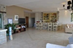 Moonbeam Hotel, Potos