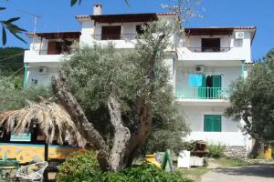 Azalea, Skiathos Town