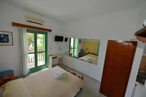 Pegasus Studios & Apartments, Skiros