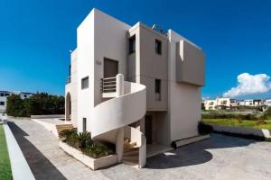 Blue Wave Villas, Gennadi