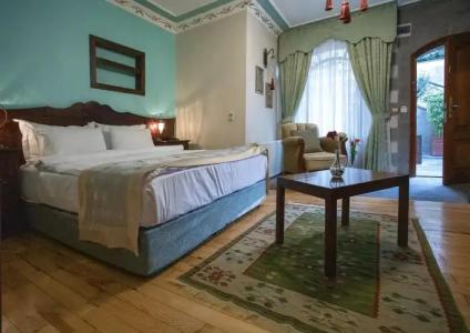 Rose Garden Suites - 3
