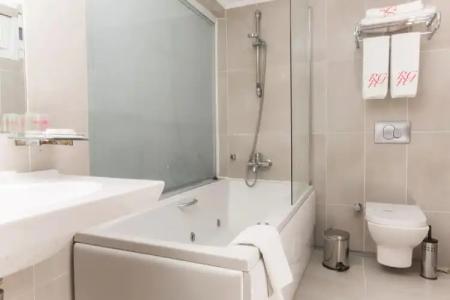 Rose Garden Suites - 8