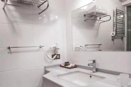 Rose Garden Suites - 60