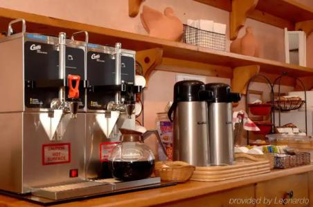 Saga Motor Pasadena - 8